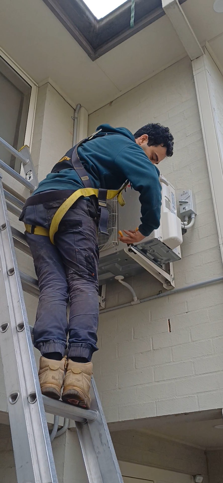 Split AC Indoor Bracket Installation
